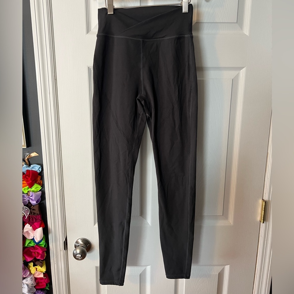 Alphalete surface legging